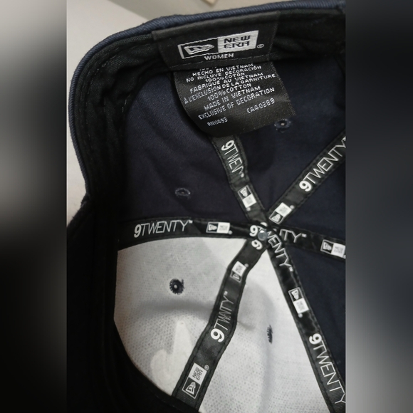 Atlanta Braves Navy blue hat with red glitter - Picture 6 of 10